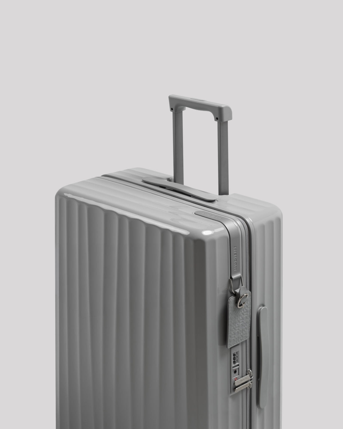 Bold Check-in Bag (M) V2