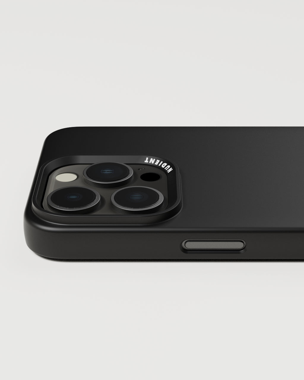 Thin Case MagSafe - Ink Black - iPhone 15 Pro Max – NUDIENT