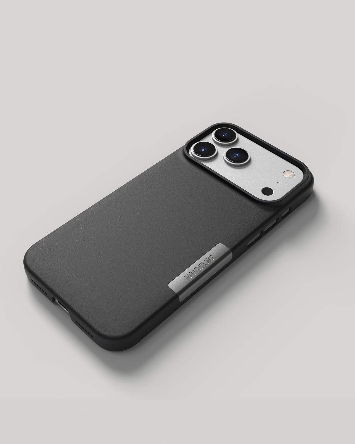 Thin Case MagSafe - Ink Black - iPhone 17 Pro Max – NUDIENT