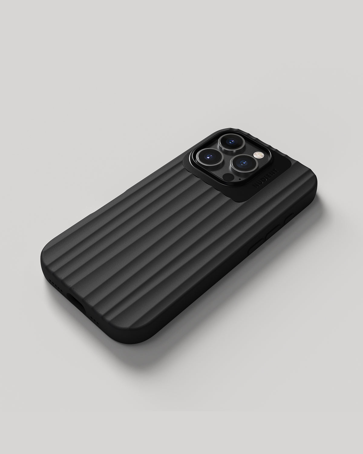 NUDIENT Bold Case iPhone17Pro チャコールブラック Bold Case MagSafe - Charcoal Black - iPhone 15 Pro – NUDIENT