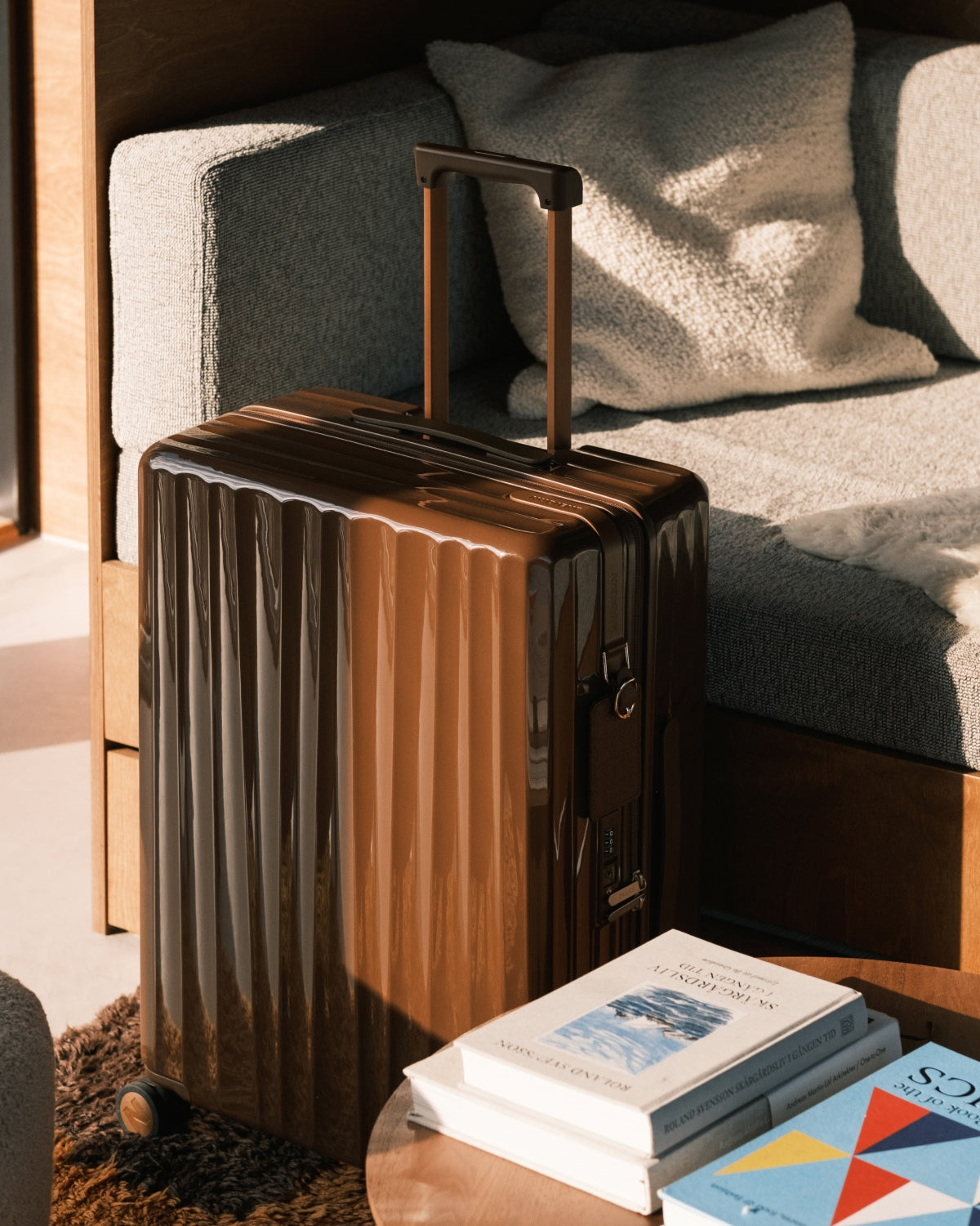 Bold Check-in Bag (M) V2