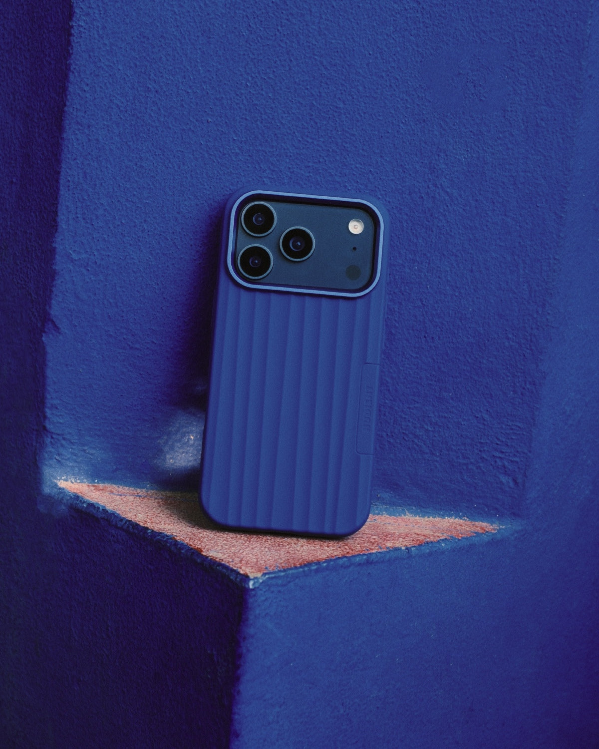 Bold Case MagSafe - Royal Blue - iPhone 17 Pro – NUDIENT