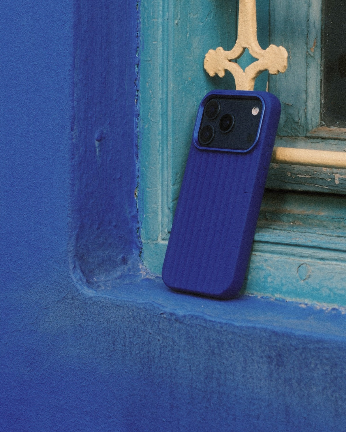 Bold Case MagSafe - Royal Blue - iPhone 17 Pro – NUDIENT